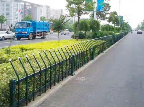 赣州PVC草坪护栏